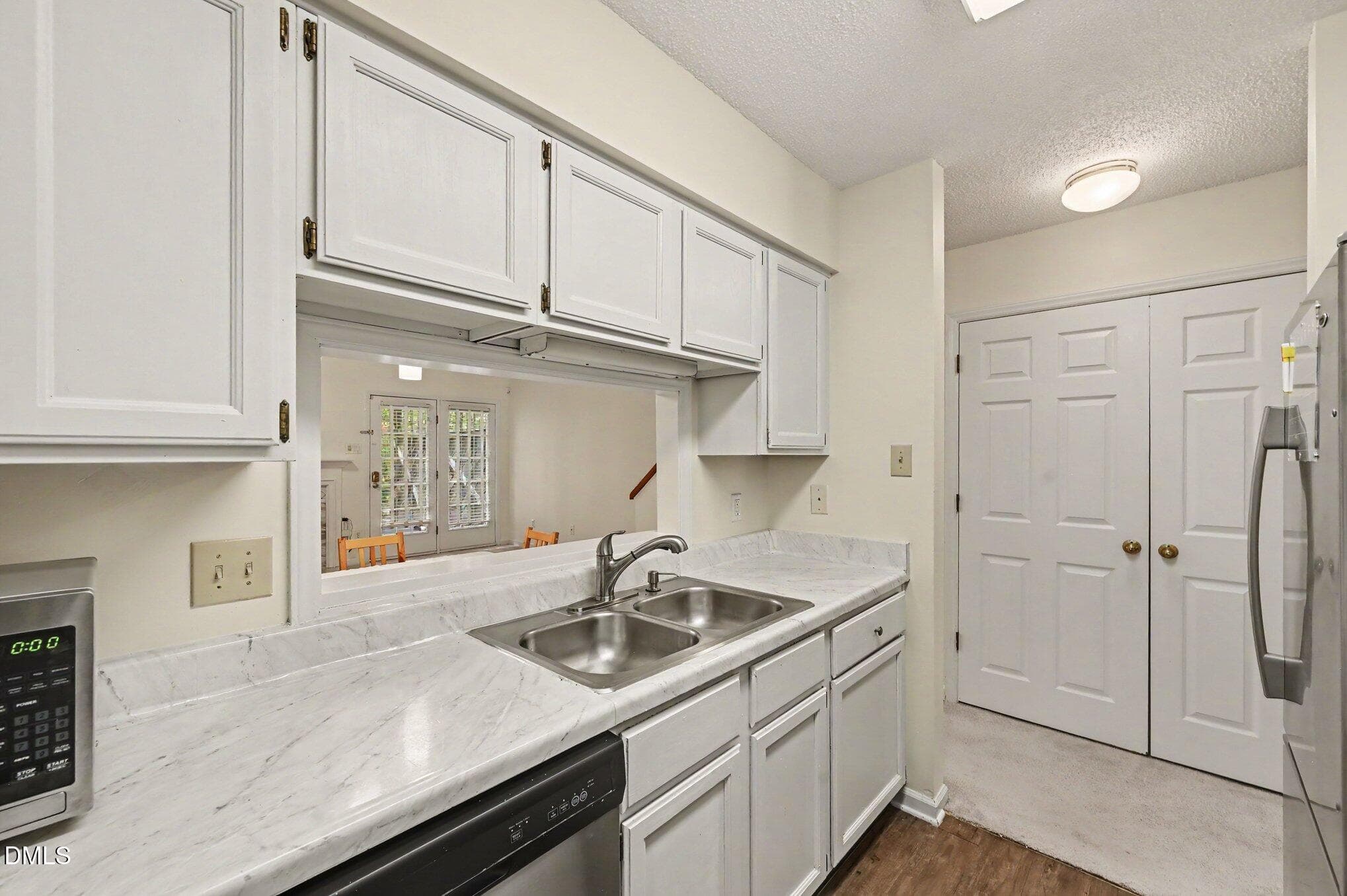 26ForestGreenKitchen1 - 26 Forest Green Drive 26, Durham, NC 27705, Durham
