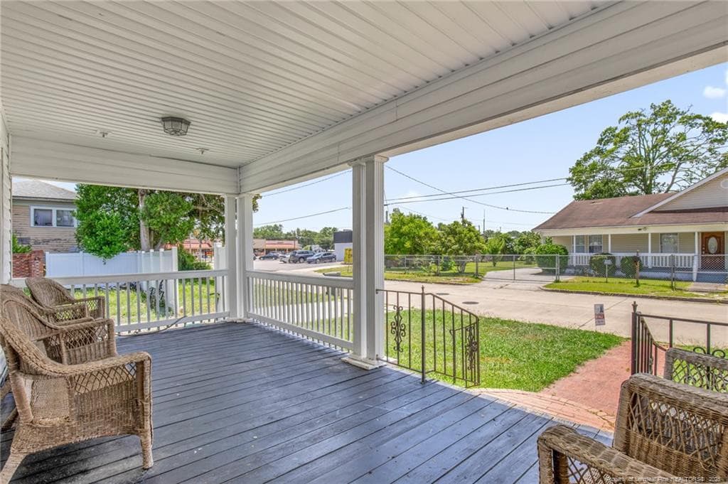 Front Porch - 305 E 11th Street, Lumberton, NC 28358, Lumberton