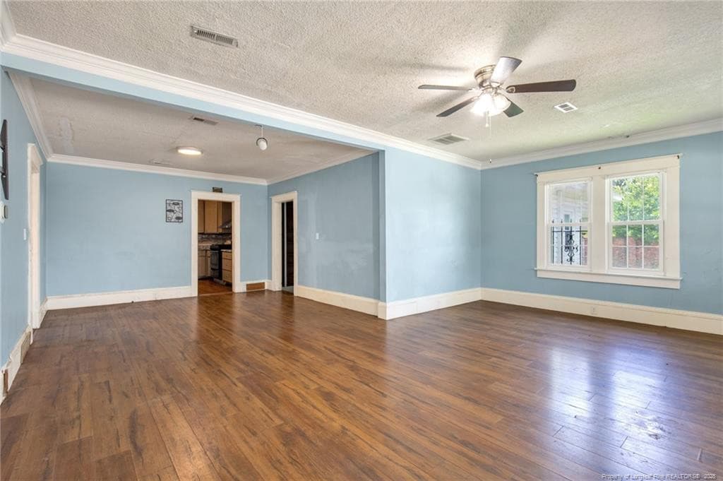 Great Room - 305 E 11th Street, Lumberton, NC 28358, Lumberton