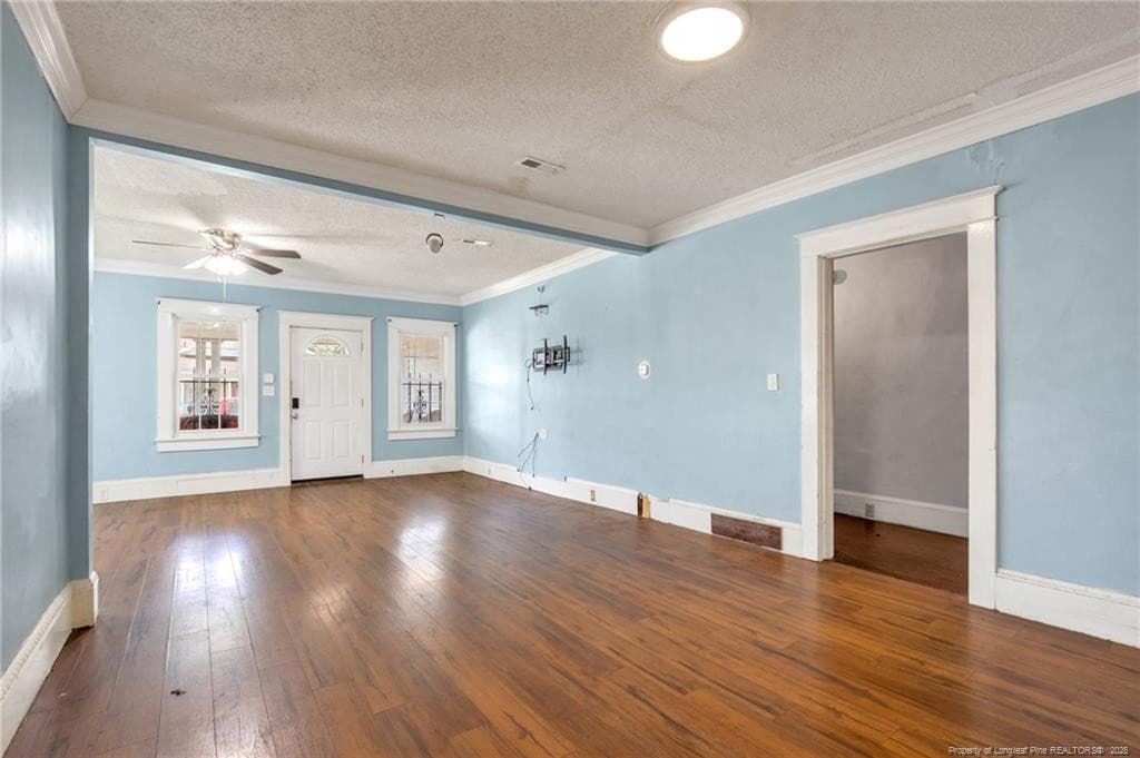 Great Room - 305 E 11th Street, Lumberton, NC 28358, Lumberton