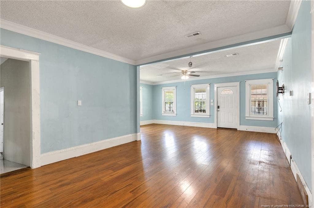 Great Room - 305 E 11th Street, Lumberton, NC 28358, Lumberton