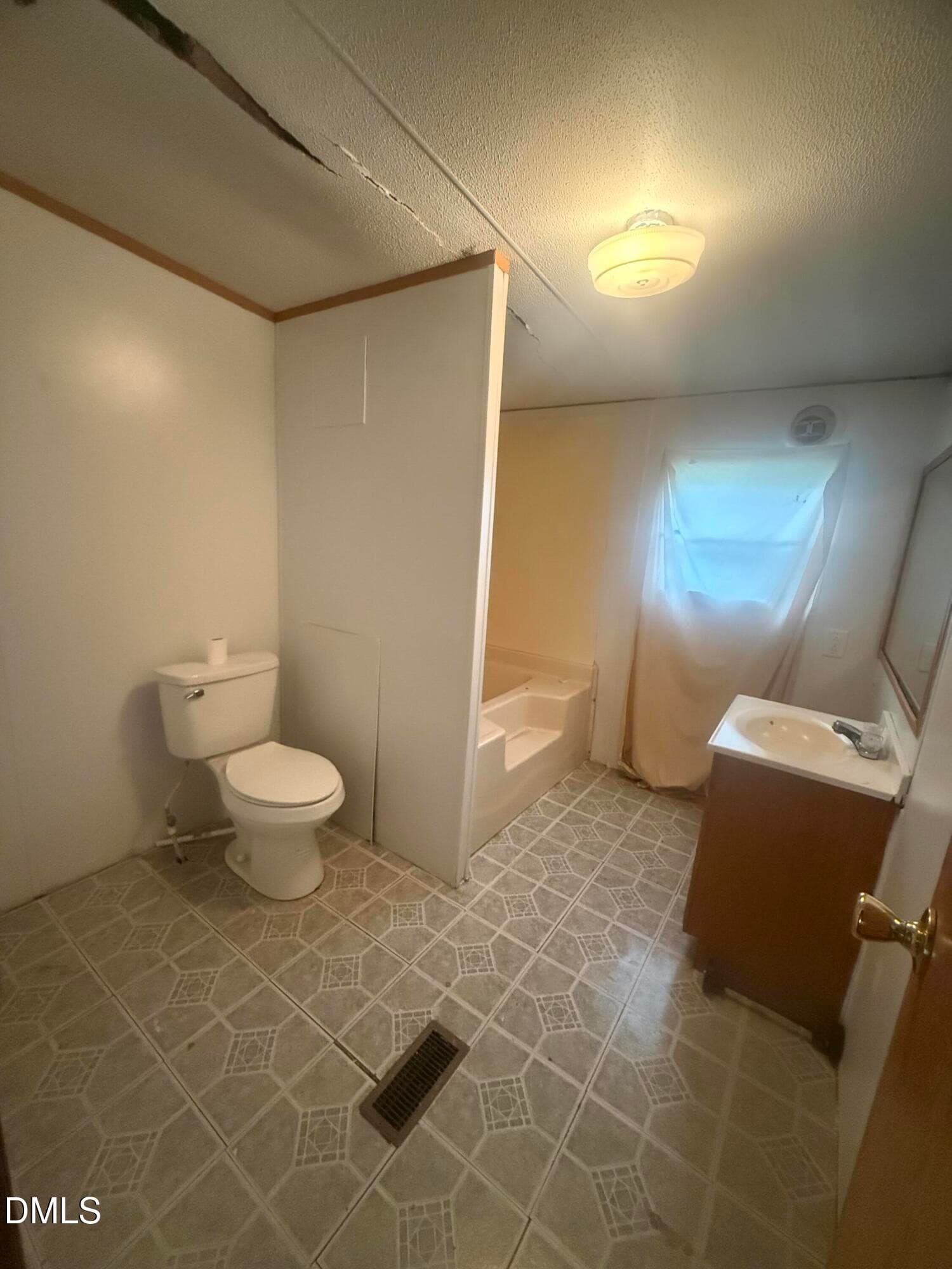 Bathroom - 699 Scott Road, Kenly, NC 27542, Kenly