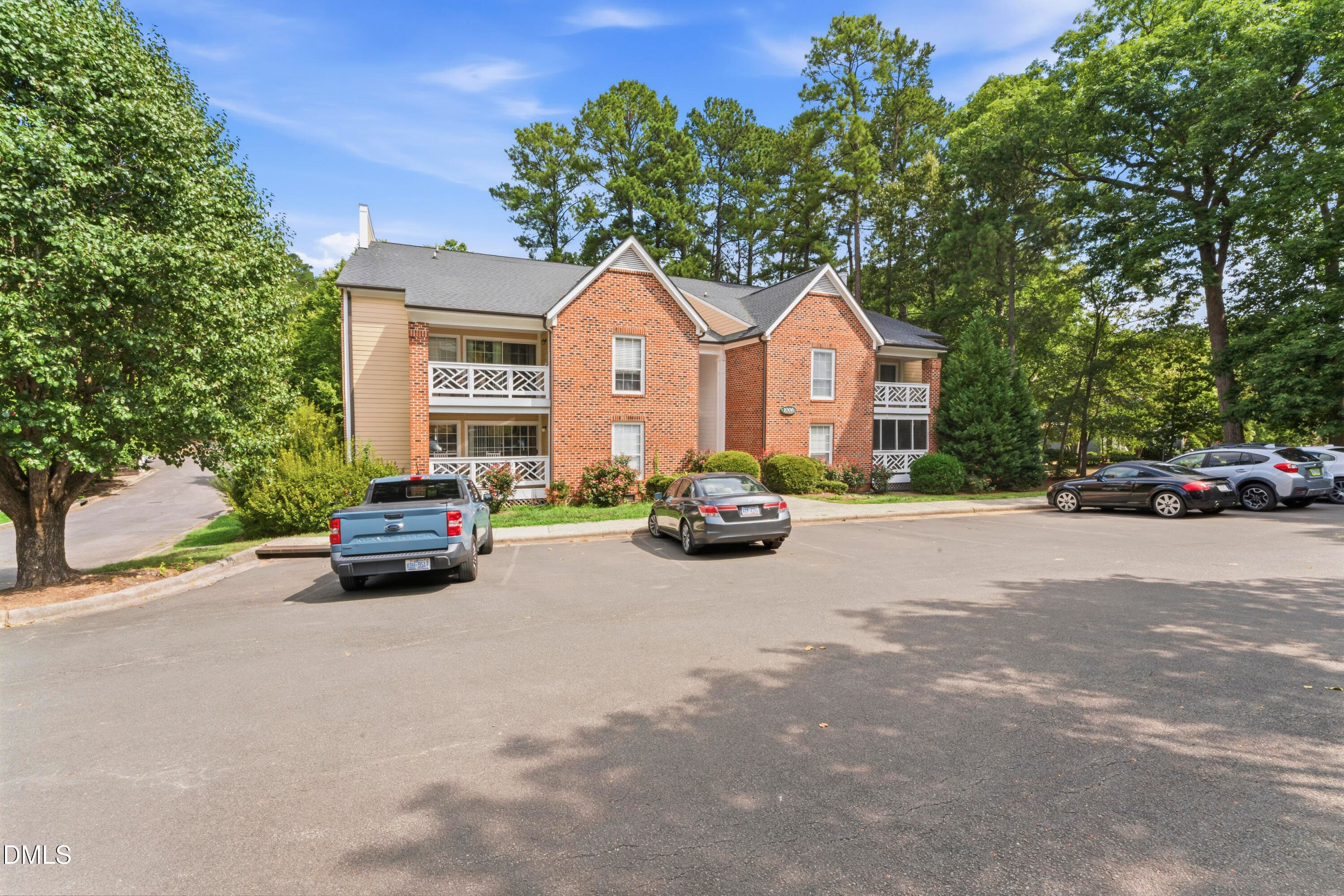 photos_high_resolution_DSC01854 - 1006 Kingswood Drive J, Chapel Hill, NC 27517, Chapel Hill