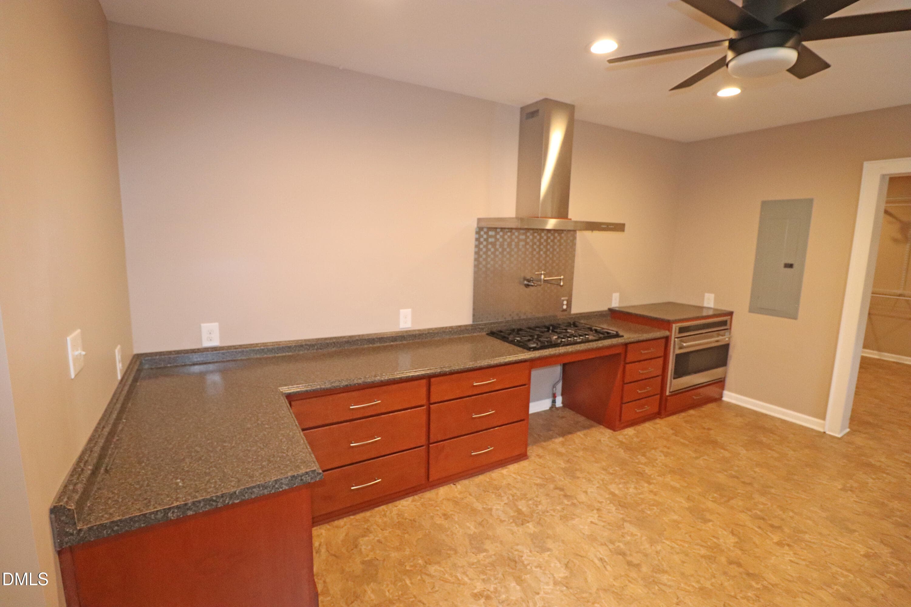 Amazing Range & Hood - 132 Watson Drive, Henderson, NC 27536, Henderson