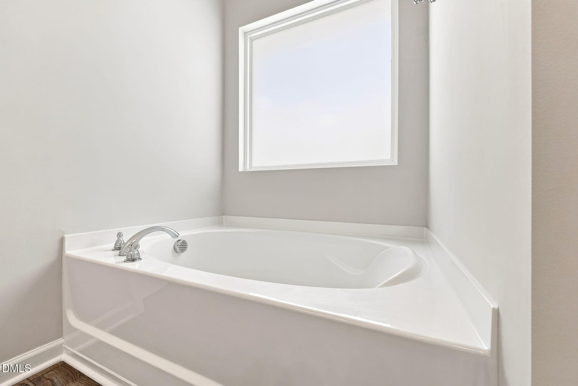 Owner's Bathroom - 3912 Mendenhall Drive, Zebulon, NC 27597