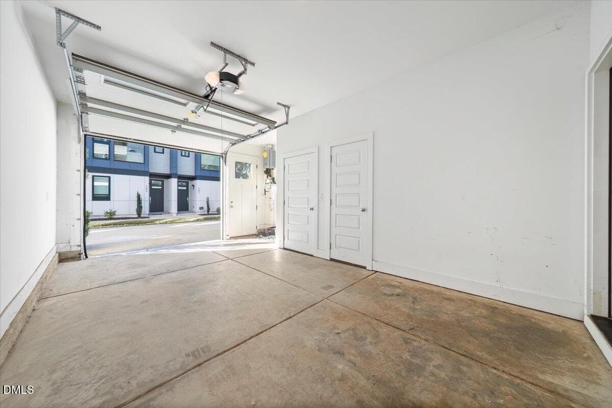 22-aINT_022 - 712 E Edenton Street 102, Raleigh, NC 27601, Raleigh