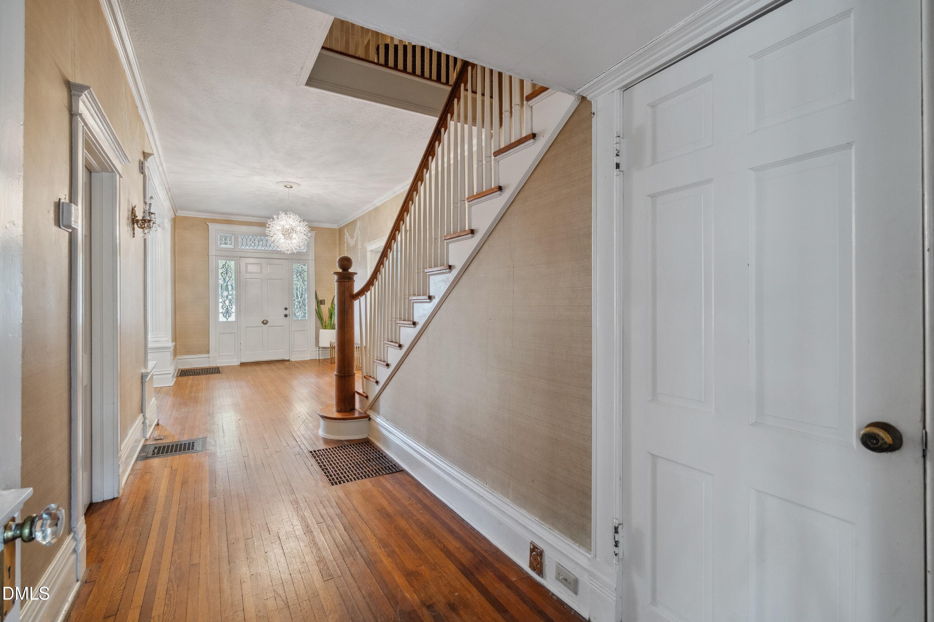 20251124140413141731000000-o - 116 Hawthorne Road, Raleigh, NC 27605, Raleigh
