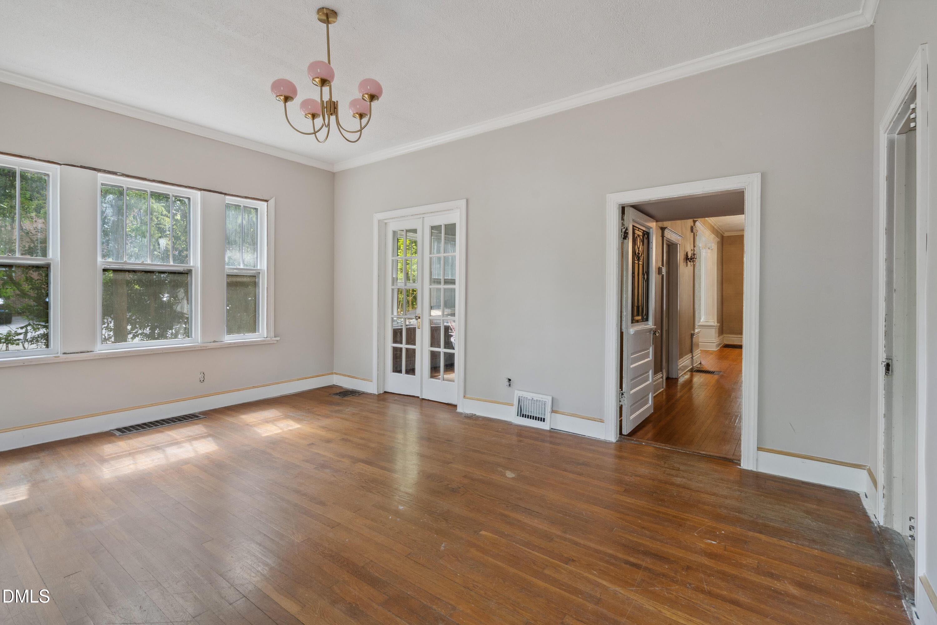20251124140259724985000000-o - 116 Hawthorne Road, Raleigh, NC 27605, Raleigh