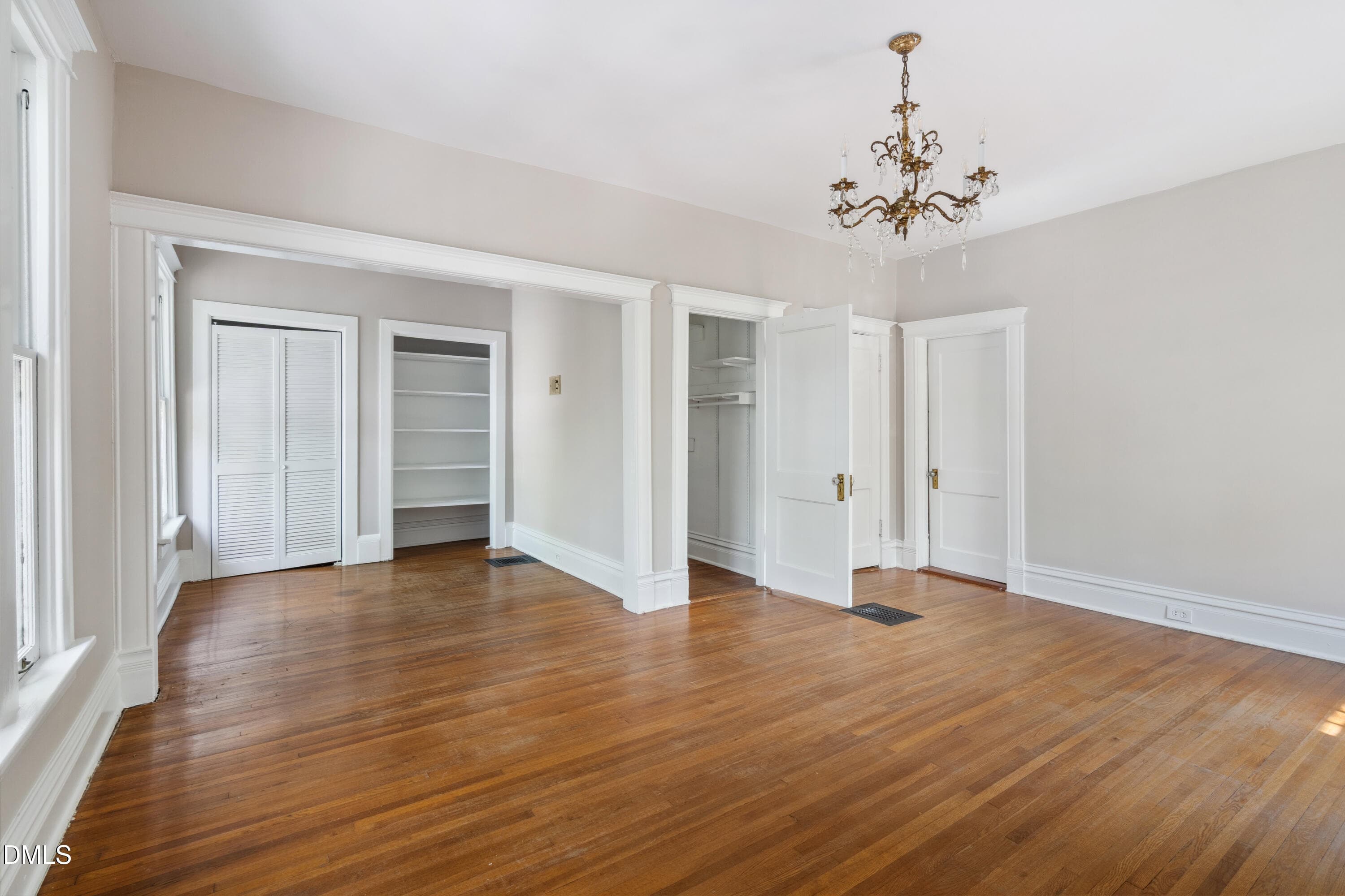 20251124140604474465000000-o - 116 Hawthorne Road, Raleigh, NC 27605, Raleigh