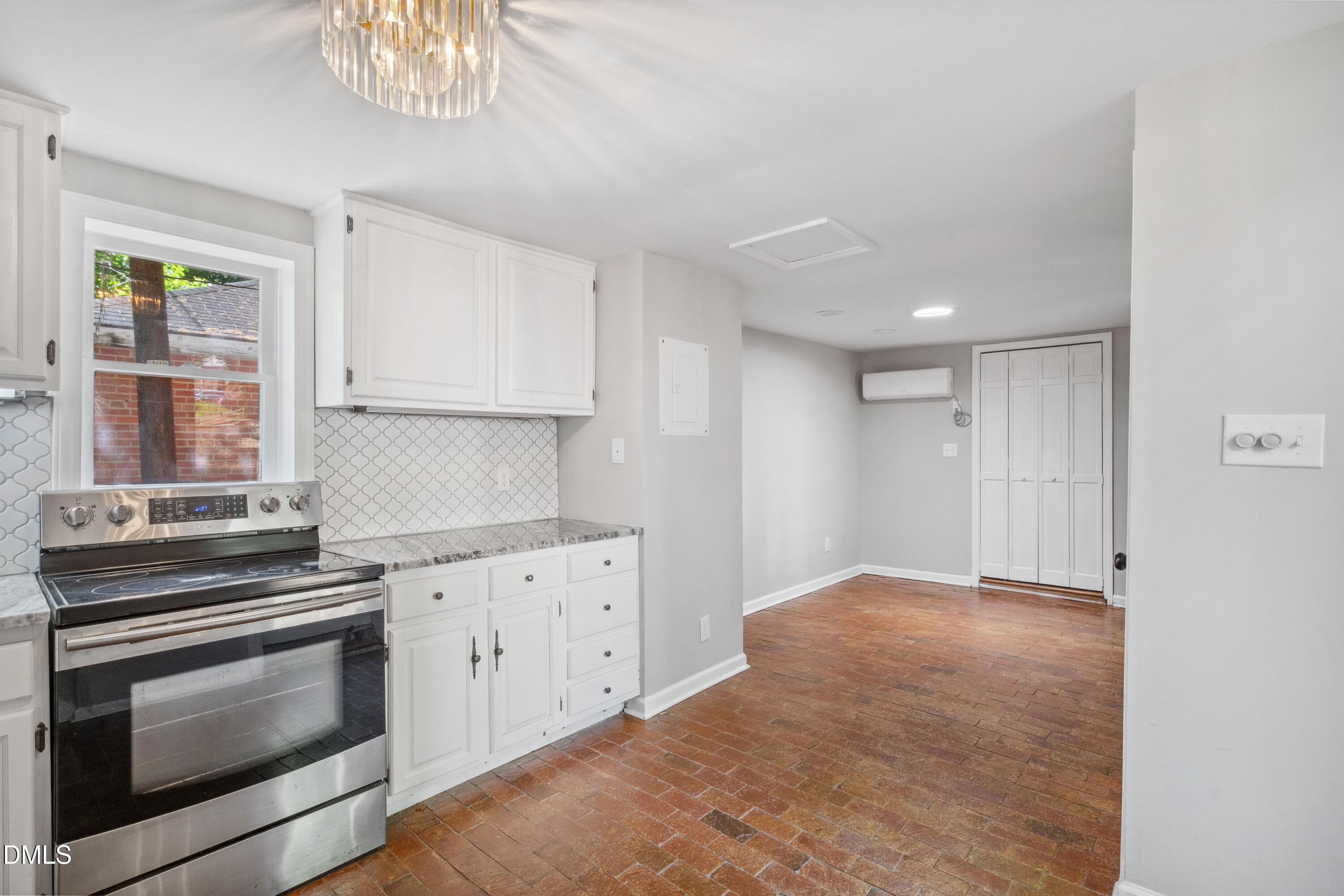 20251124142247951592000000-o - 116 Hawthorne Road, Raleigh, NC 27605, Raleigh