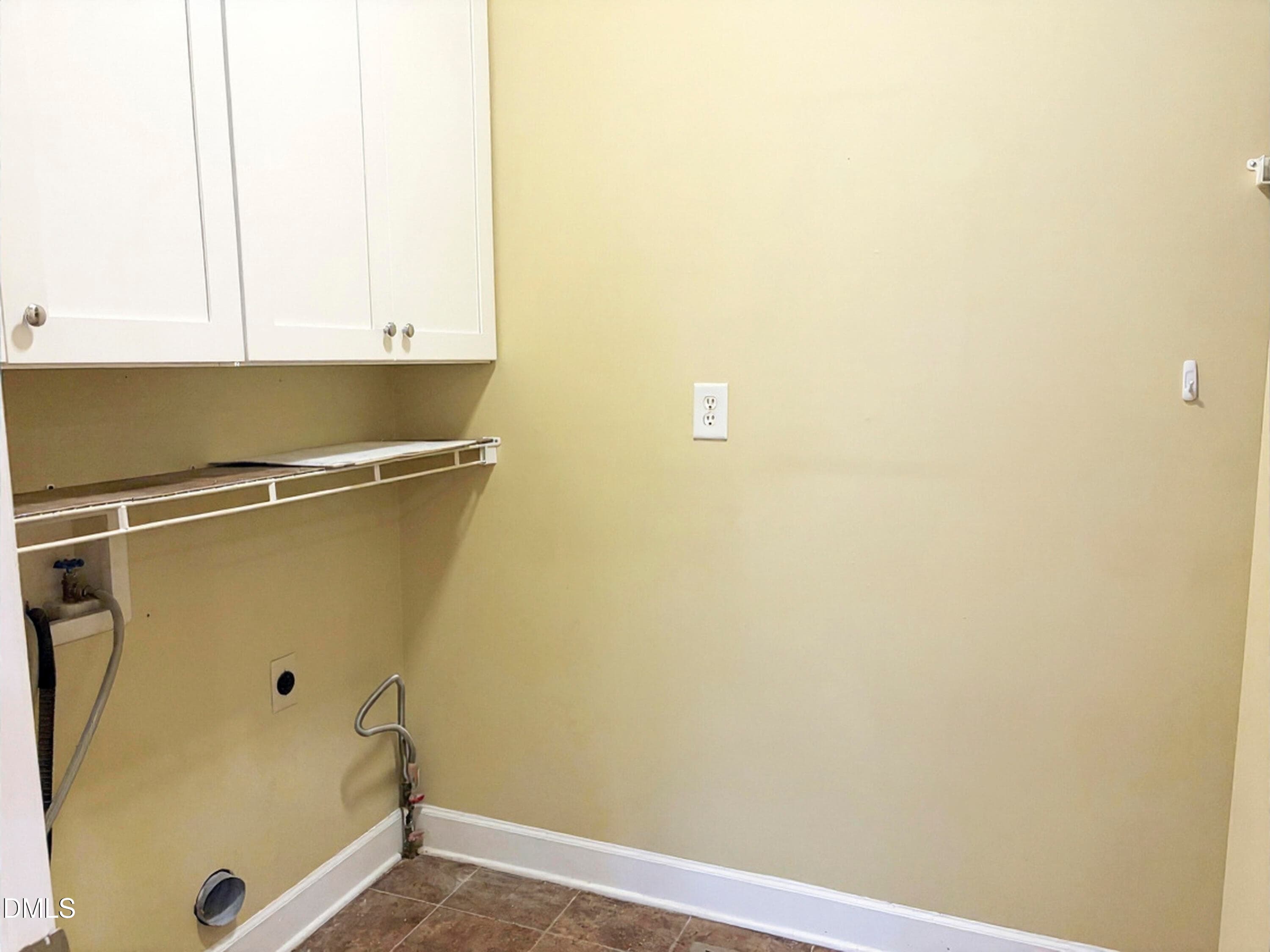 104 Turnberry Laundry - 104 Turnberry Lane, Chapel Hill, NC 27517, Chapel Hill
