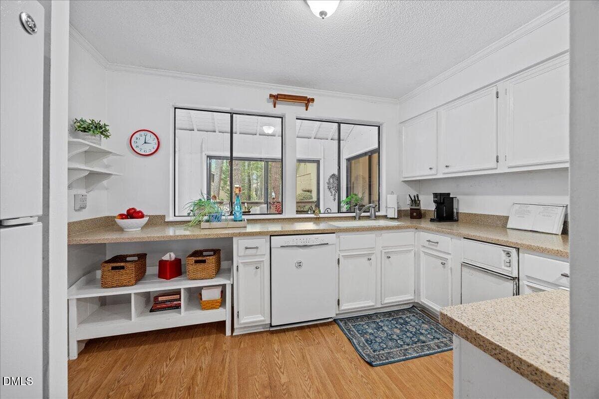 13-2A1A4144 - 4100 Five Oaks Drive 27, Durham, NC 27707, Durham