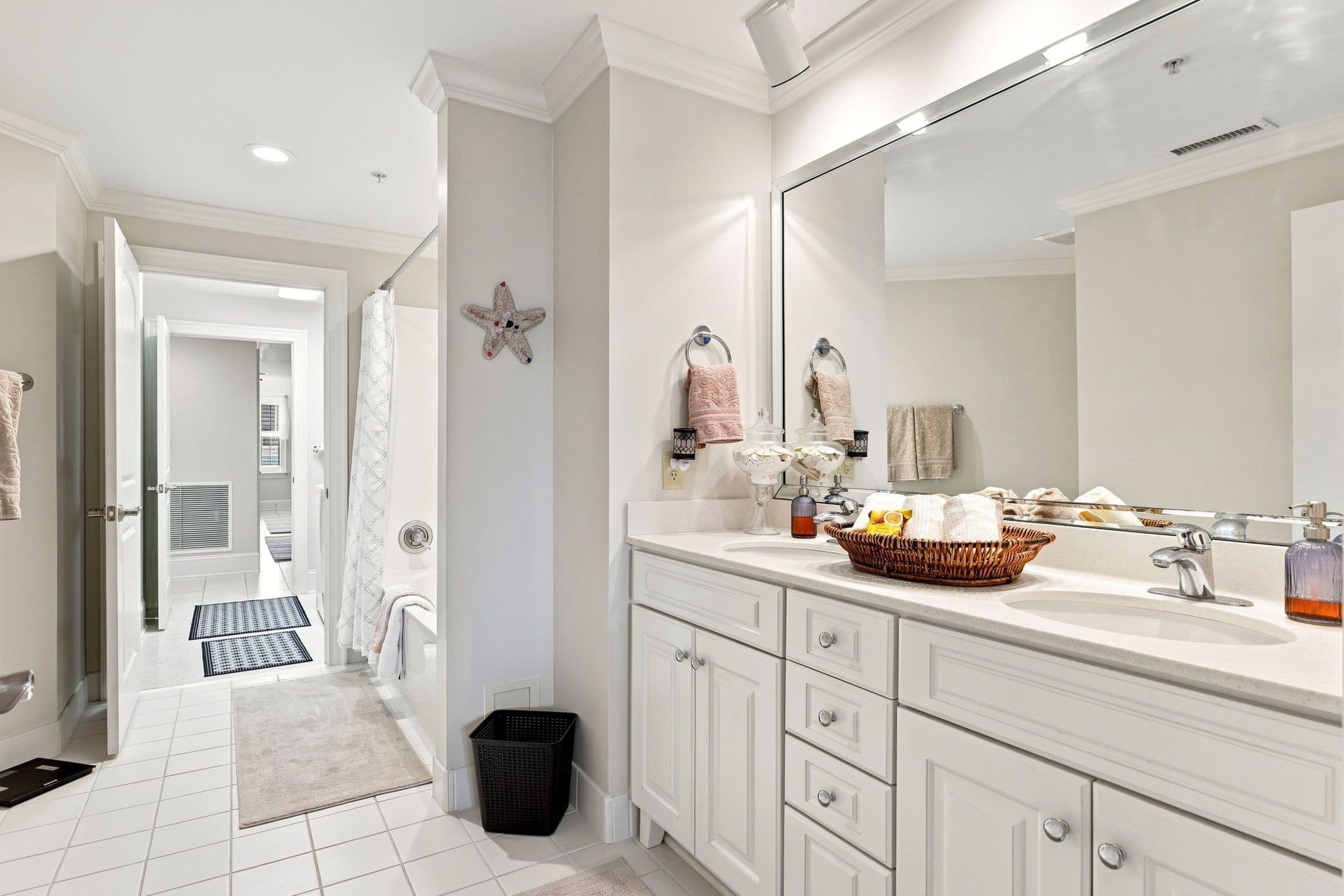 31-web-or-mls-590A1879_edit.jpg - 4425 Arendell Street 101, Morehead City, NC 28557