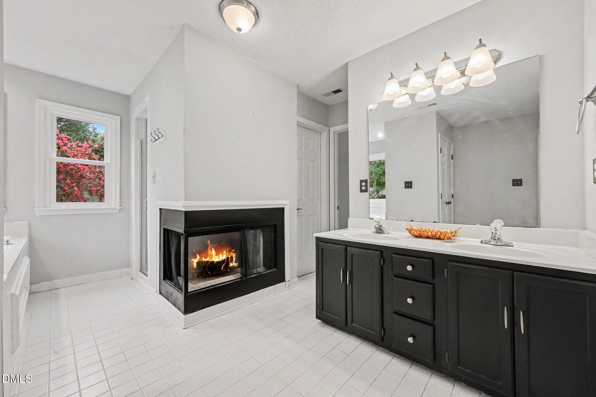 015_file_8007 - 4 Brightleaf Court, Durham, NC 27713, Durham