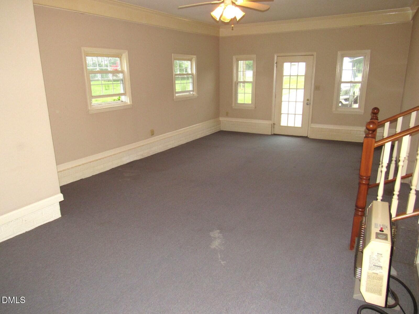 Den - 2635 W Lyon Station Road, Creedmoor, NC 27522, Creedmoor