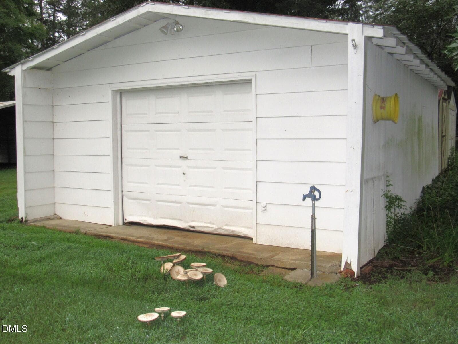 Garage - 2635 W Lyon Station Road, Creedmoor, NC 27522, Creedmoor