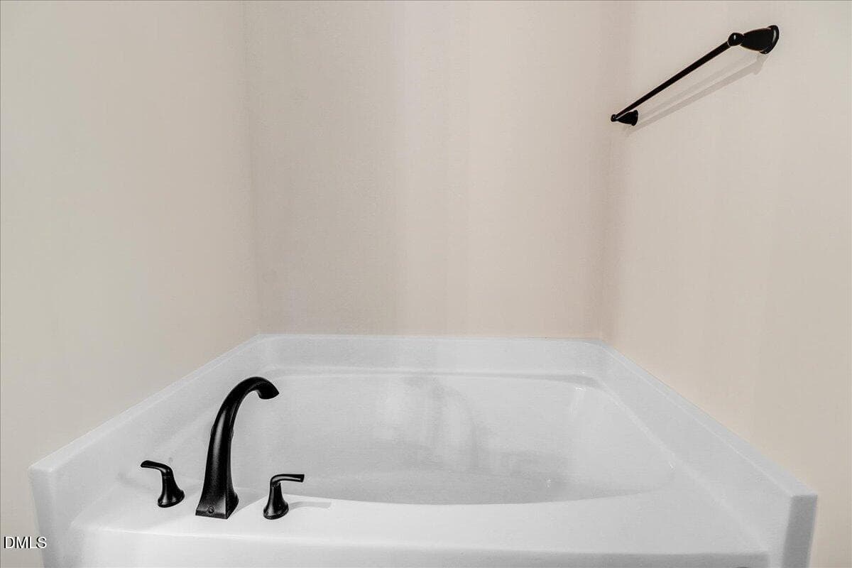 Soaking tub - 32 Killarney Avenue, Lillington, NC 27546