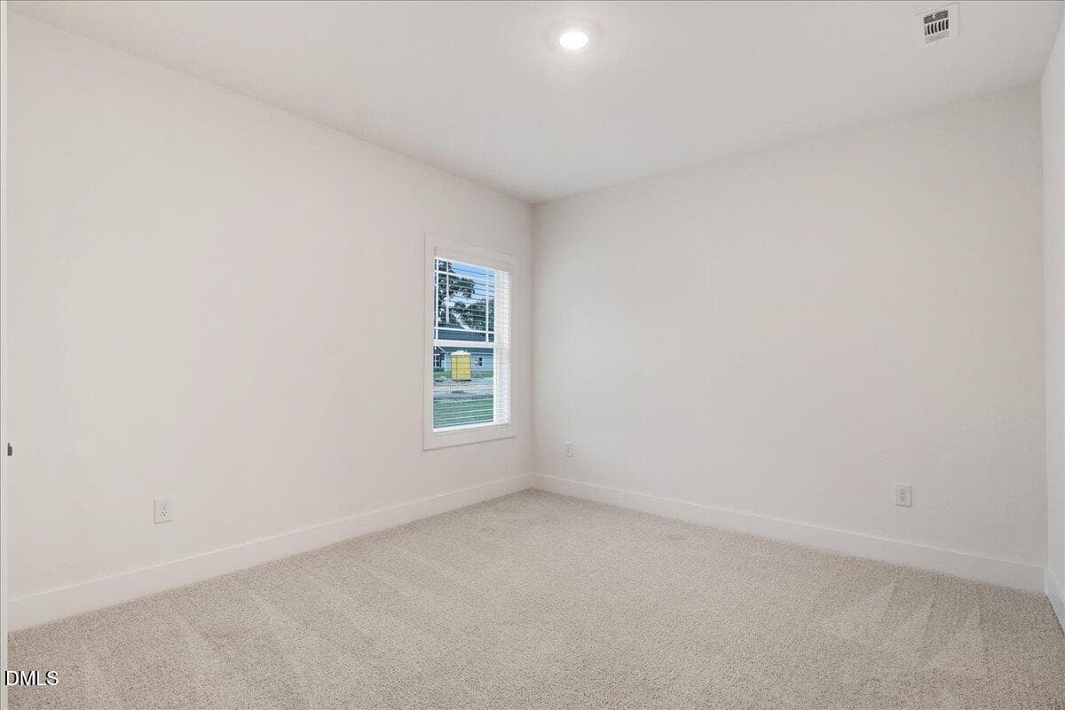 Bed 3 - 32 Killarney Avenue, Lillington, NC 27546