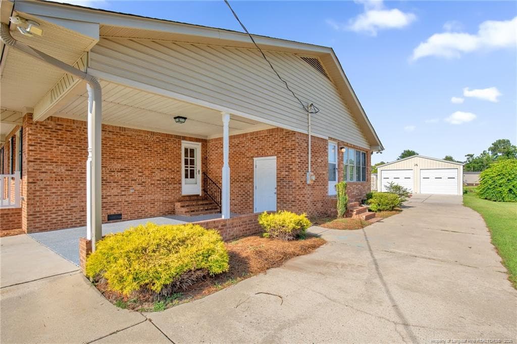 Photo 4 - 221 Old Baker Road, Maxton, NC 28364, Maxton