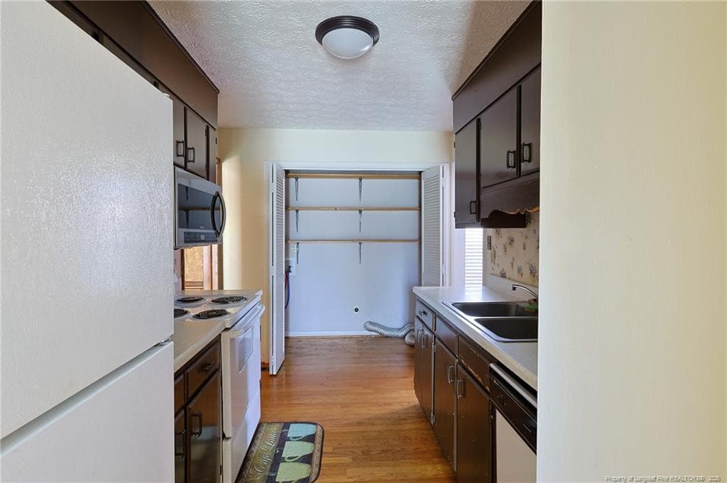 Photo 4 - 3305 Margate Place, Hope Mills, NC 28348