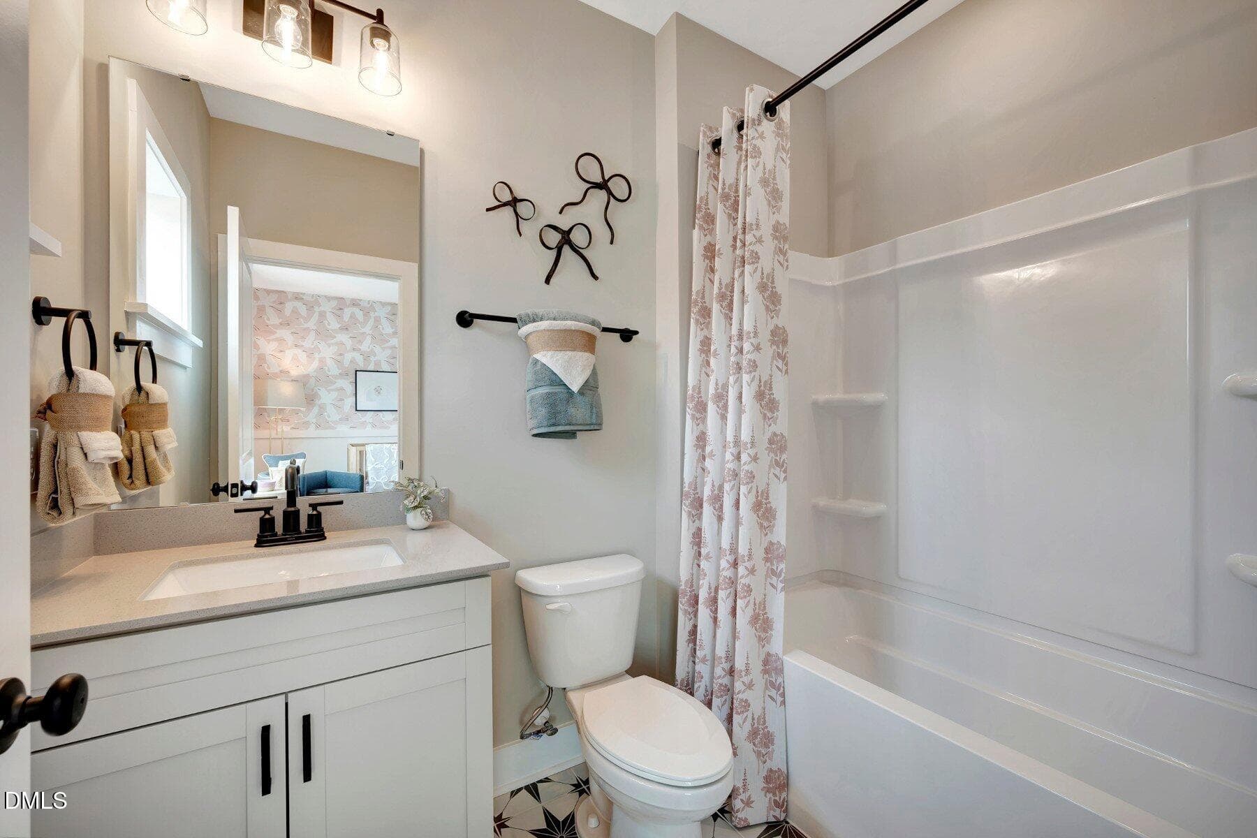 12 Alexander Bath 4 - 2478 Vetrina Way, Apex, NC 27502