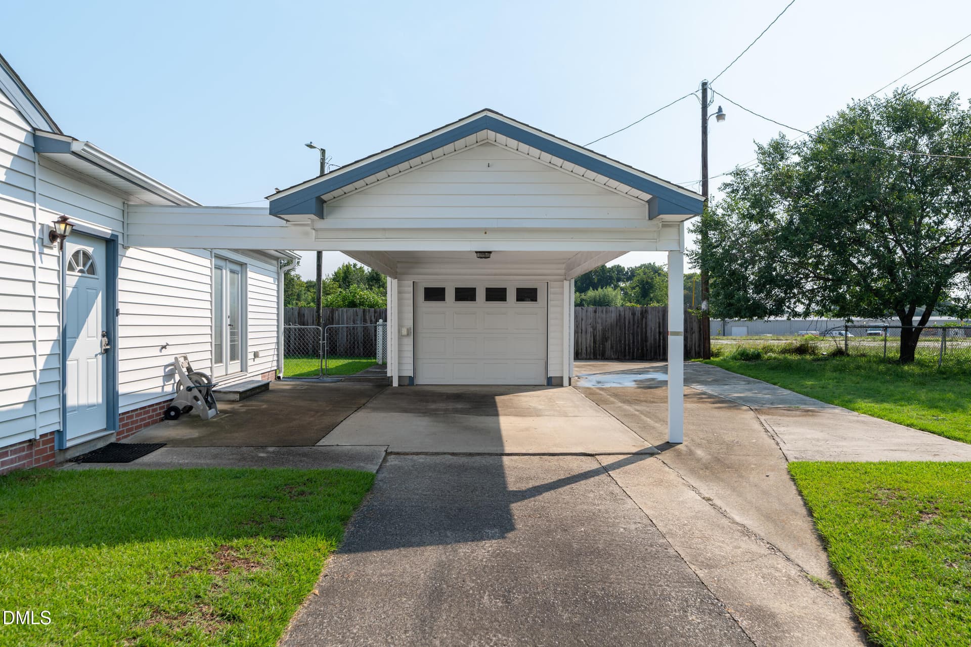 Detached 1-Car Garage - 706 E Country Club Drive, Tarboro, NC 27886