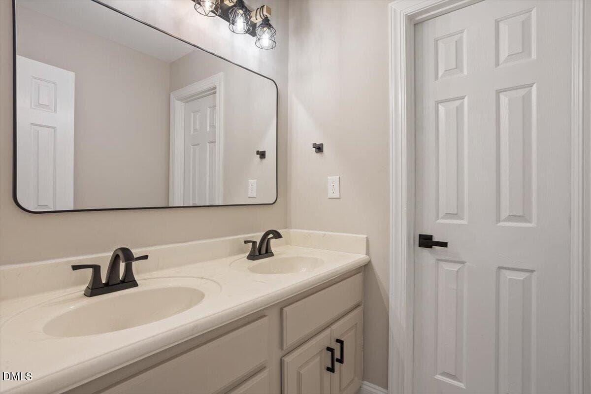 Full Bathroom - 397 Boone Trail, Garner, NC 27529