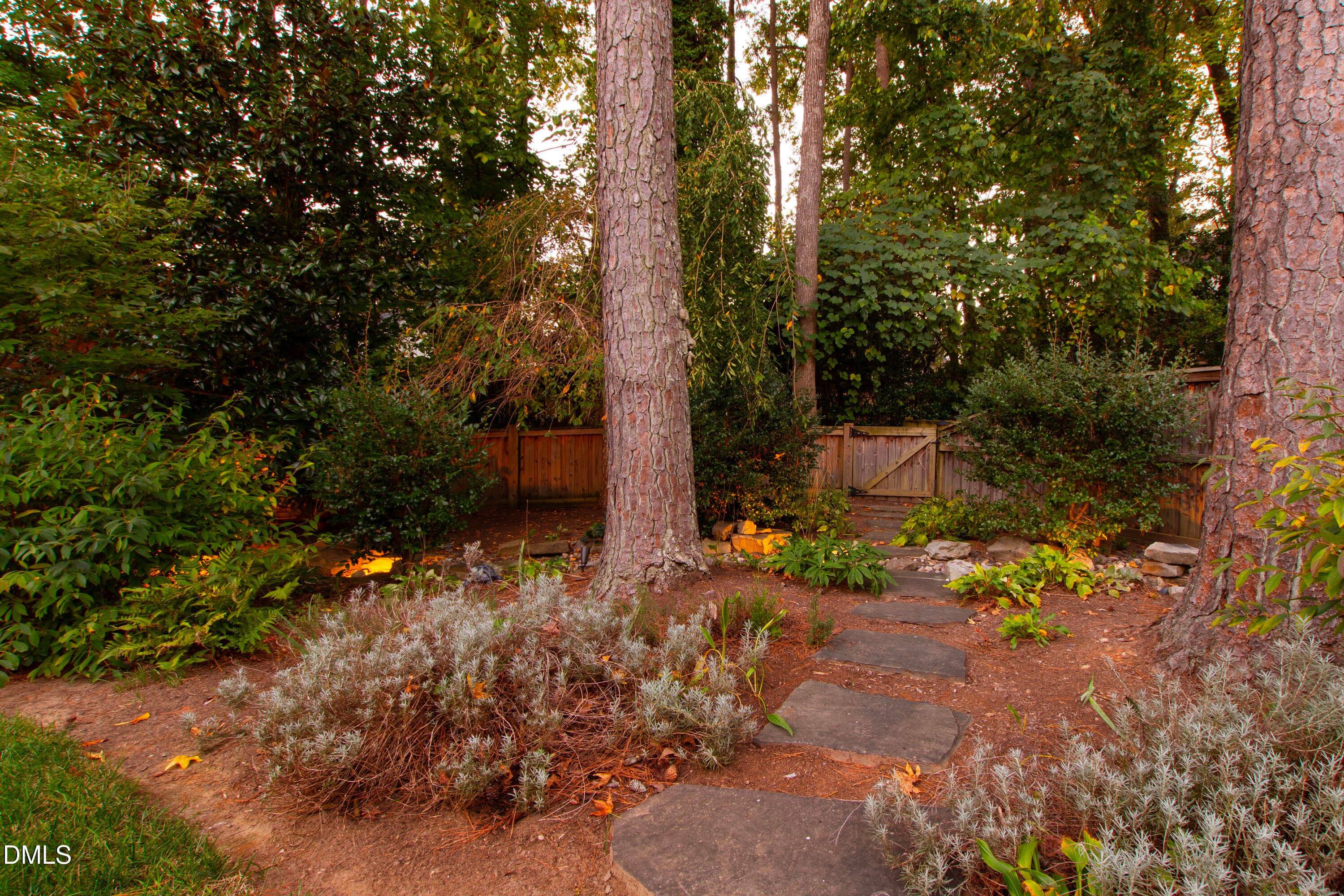Twilights (4) - 116 Crestview Road, Raleigh, NC 27609