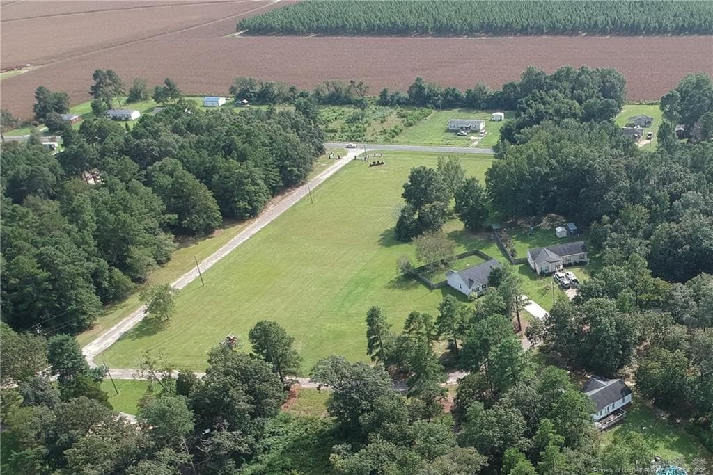 Photo 9 - 112 Lakeview Drive, Red Springs, NC 28377