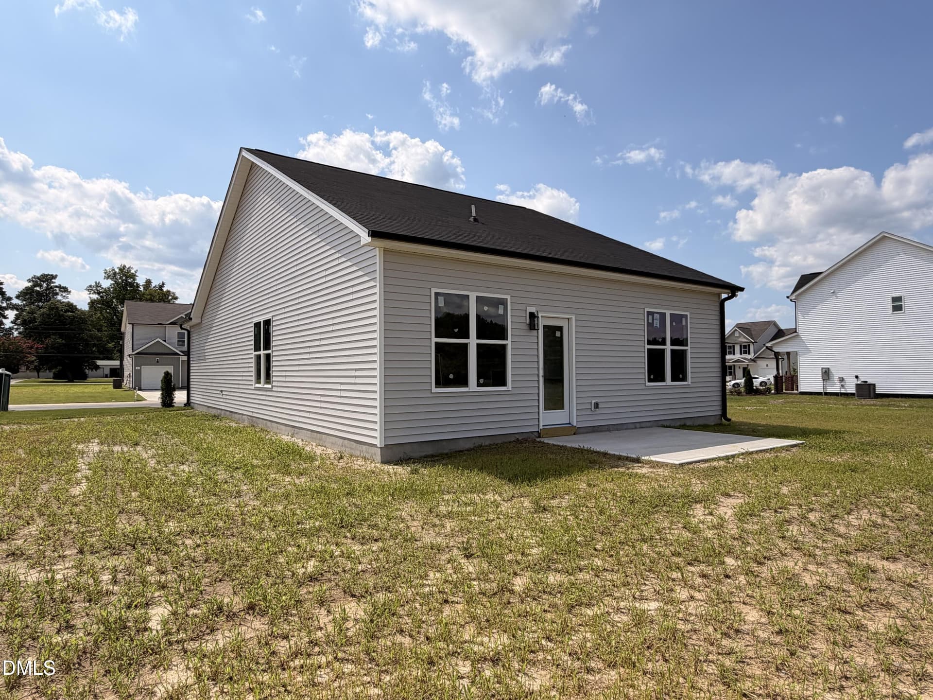Move In Ready! - 60 W Coulter Court, Selma, NC 27576