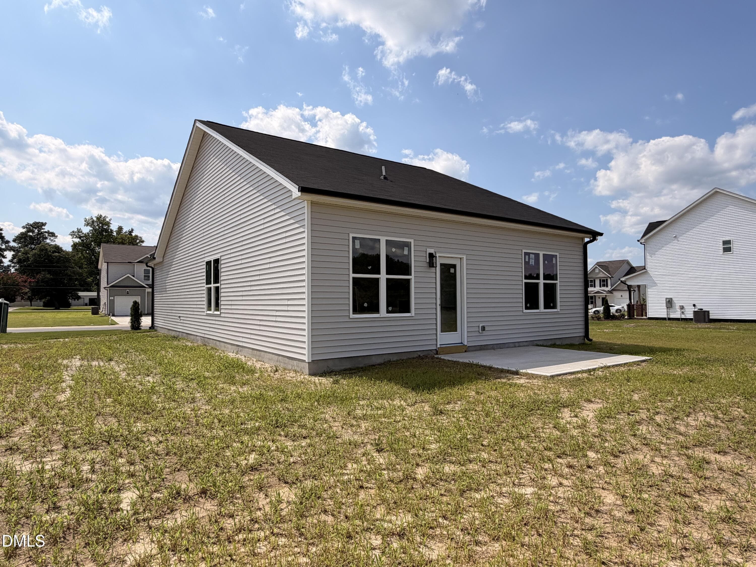 Move In Ready! - 60 W Coulter Court, Selma, NC 27576