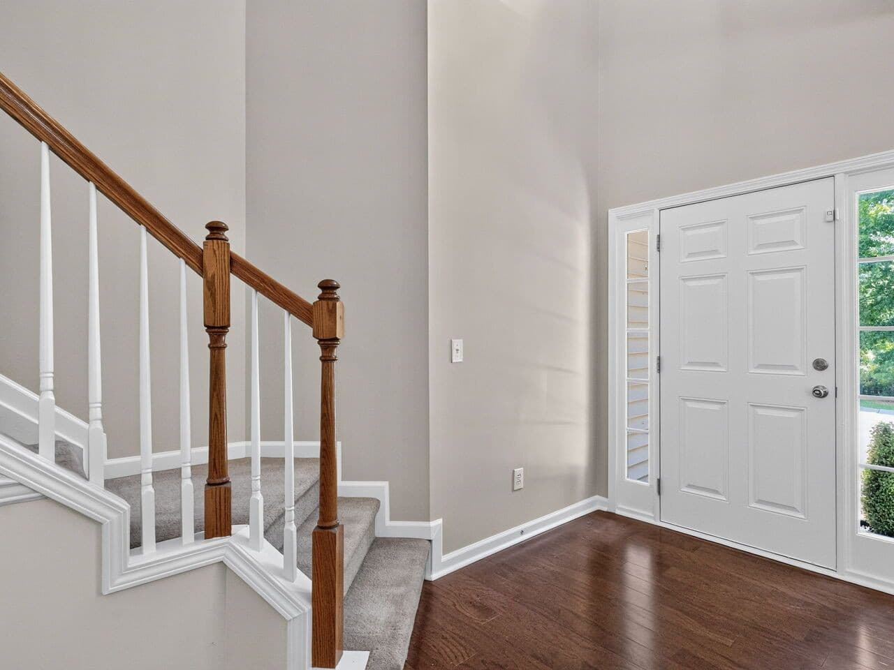 004-1280x960-foyer.jpg - 7803 Clover Creek Court, Raleigh, NC 27613, Raleigh