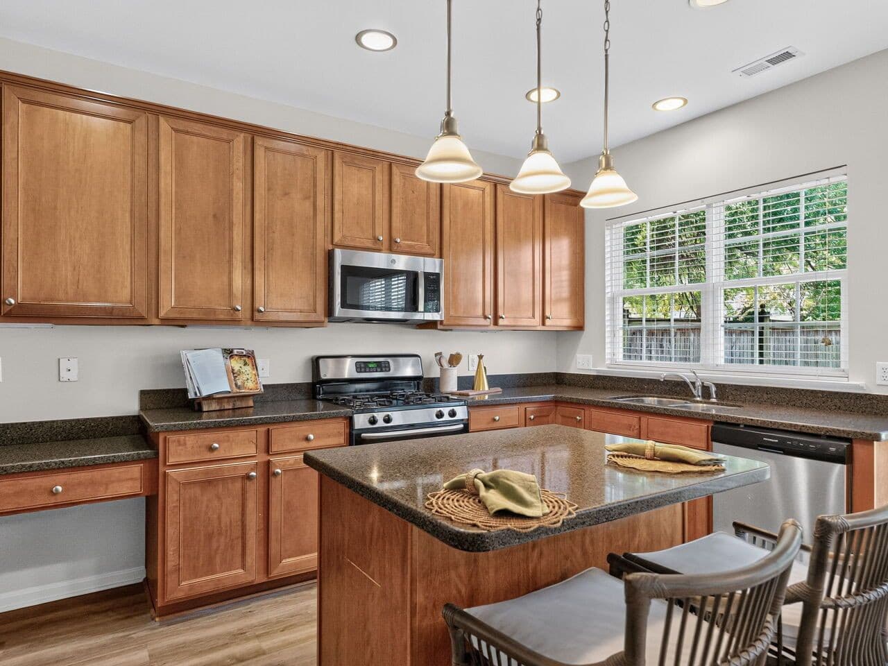 016-1280x960-kitchen.jpg - 7803 Clover Creek Court, Raleigh, NC 27613, Raleigh