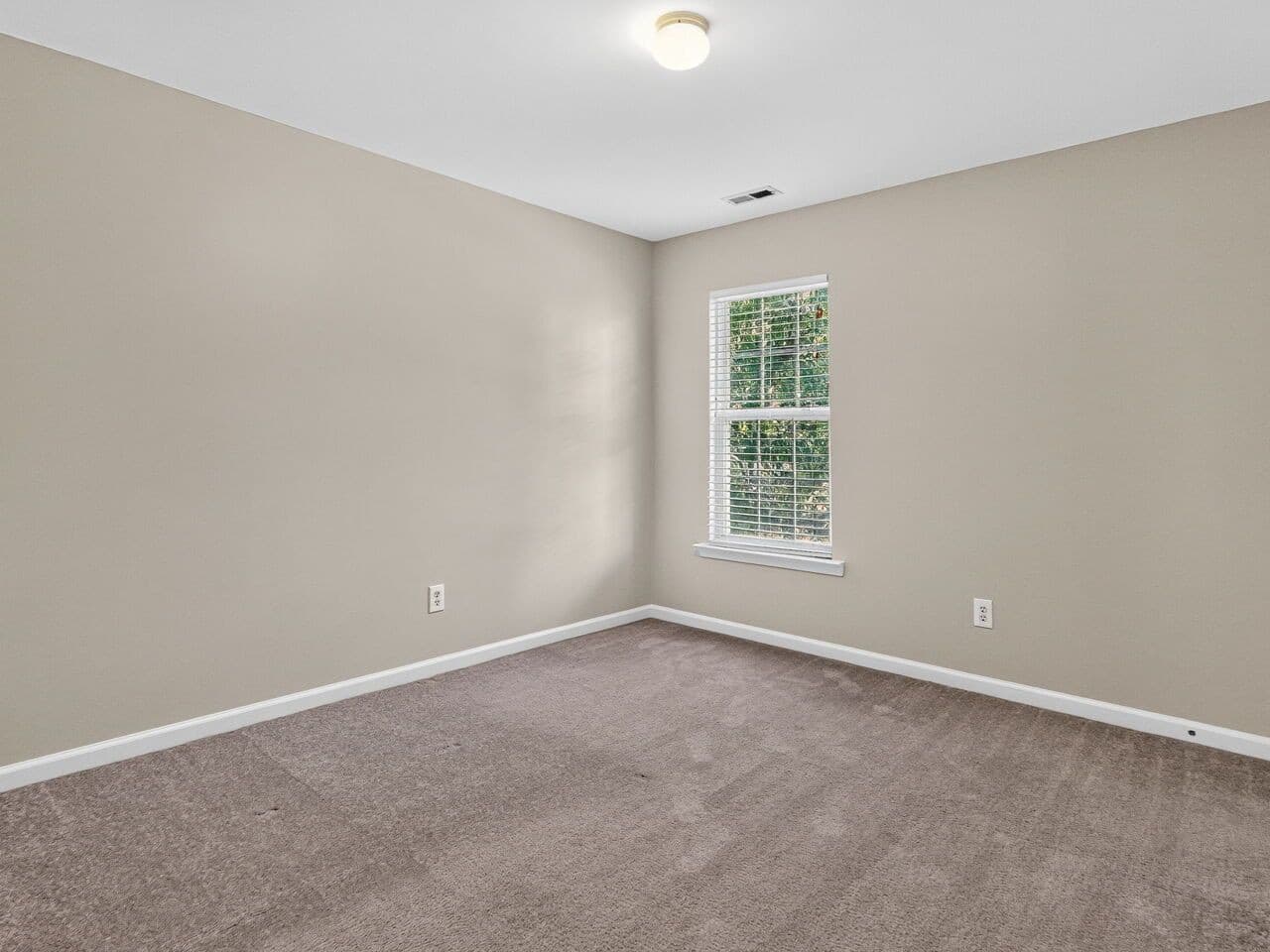 027-1280x960-bedroom.jpg - 7803 Clover Creek Court, Raleigh, NC 27613, Raleigh
