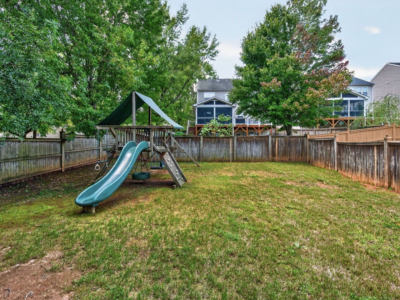 031-1280x960-backyard.jpg - 7803 Clover Creek Court, Raleigh, NC 27613, Raleigh