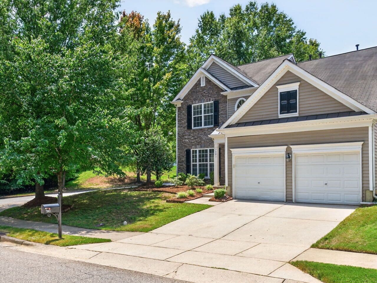 034-1280x960-front-corner-view.jpg - 7803 Clover Creek Court, Raleigh, NC 27613, Raleigh