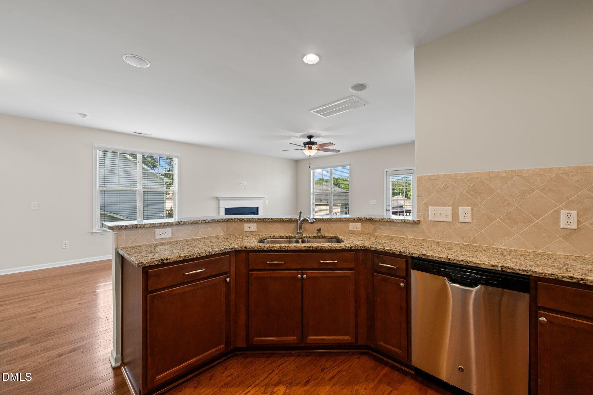Kitchen w/ breakfast bar - 107 White Burley Court, Durham, NC 27703, Durham