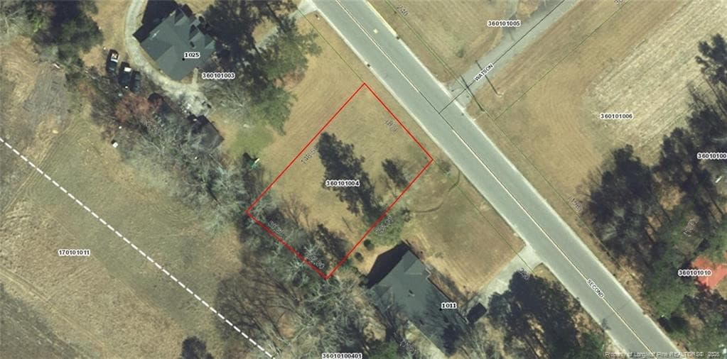 W 2nd Avenue, Red Springs, NC 28377