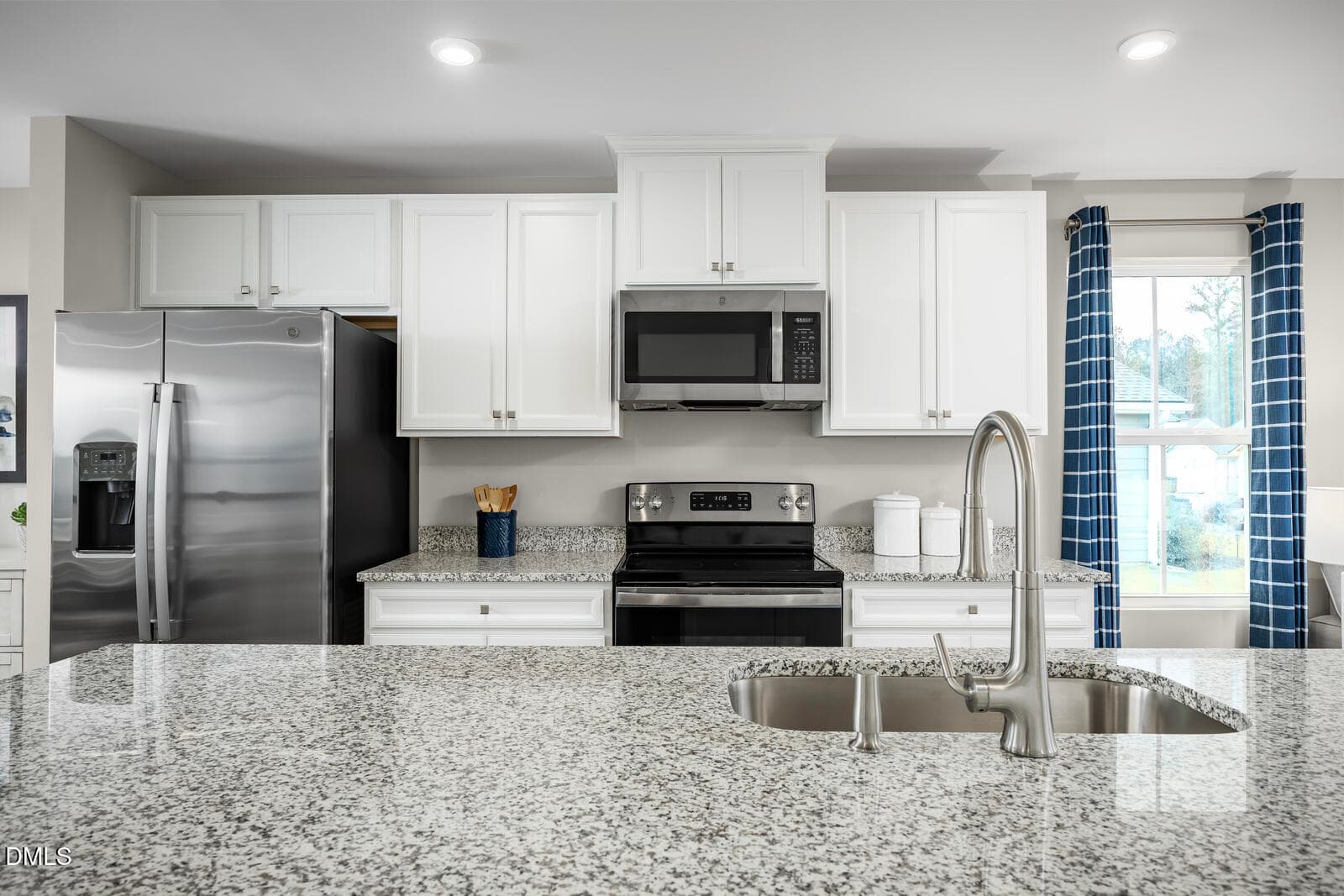 05 kitchen(2) - 127 Arendell Court, Fuquay Varina, NC 27526