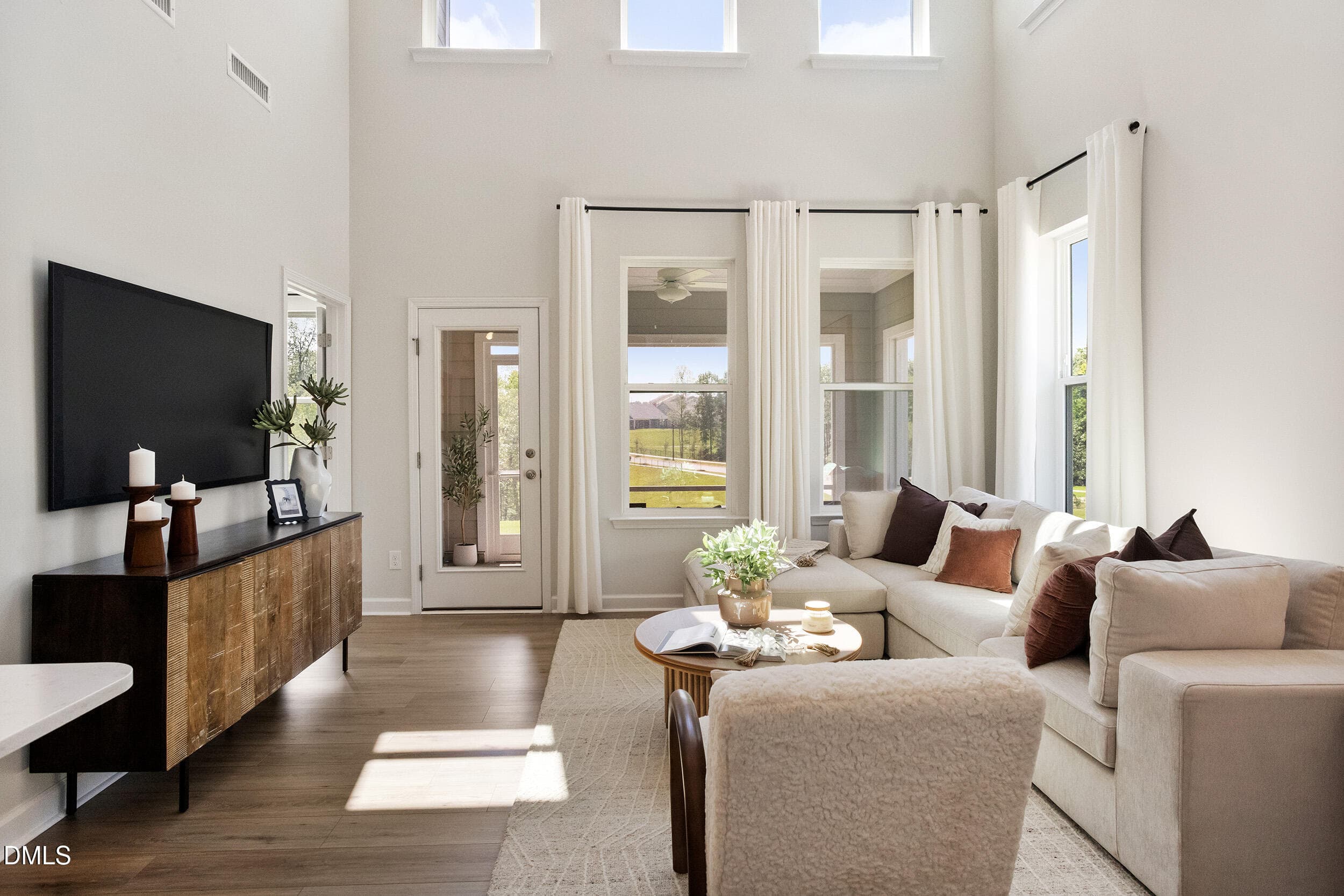 Great Room - Hydrangea C - Ovation at Sw - 601 Lanceleaf Lane 9, Durham, NC 27703, Durham