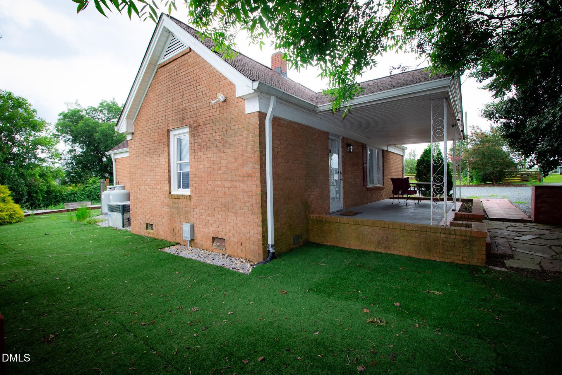 Left front and side - 1520 Old Barbour Road, Benson, NC 27504