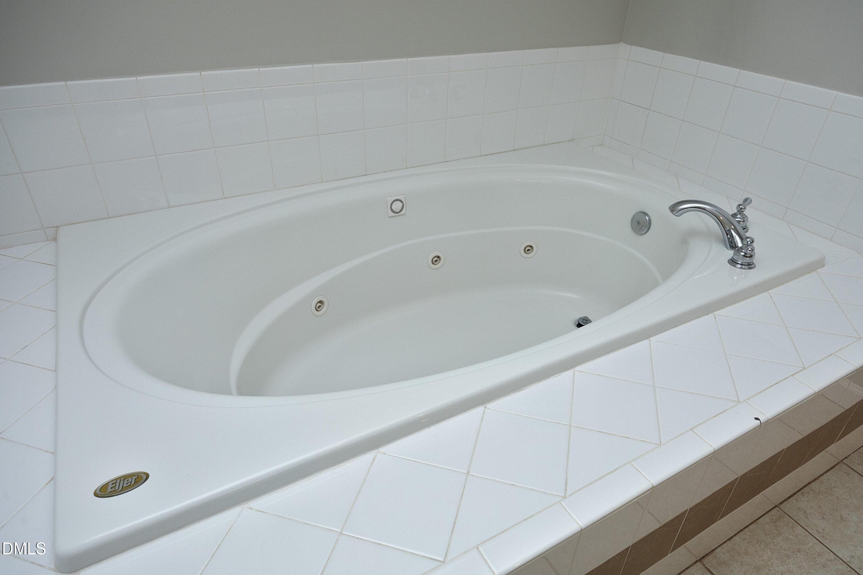 Jetted Tub - 4753 Sunset Lake Road, Apex, NC 27539, Apex