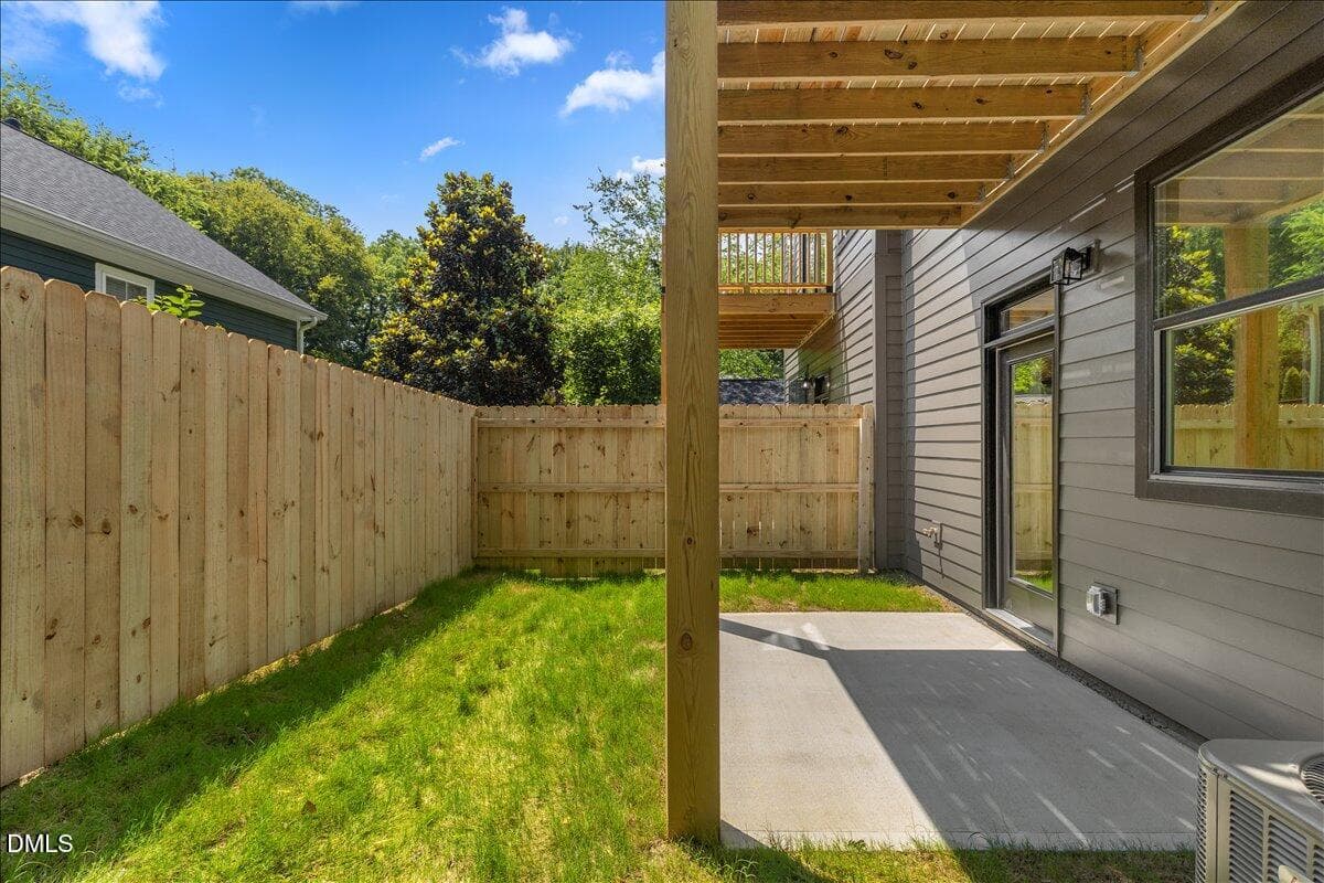 Yard - 720 Oakwood Avenue 101, Raleigh, NC 27601, Raleigh