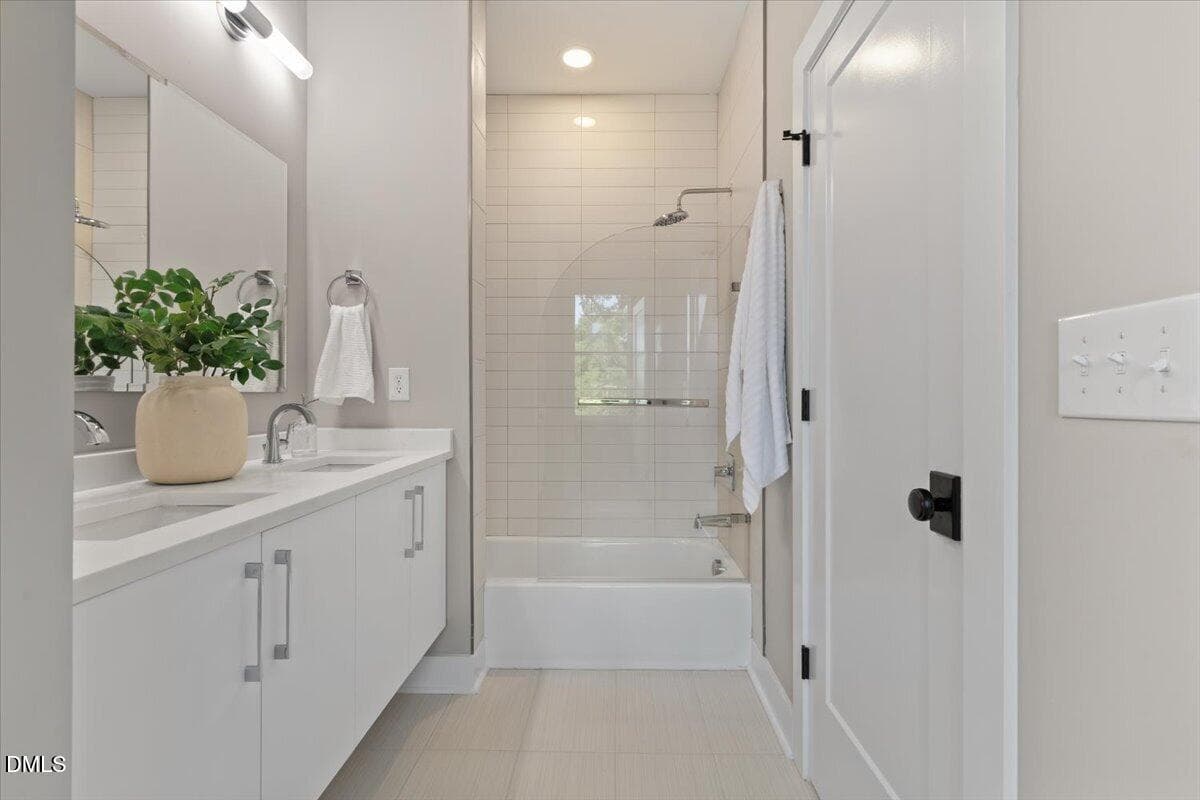 Bathroom - 720 Oakwood Avenue 101, Raleigh, NC 27601, Raleigh