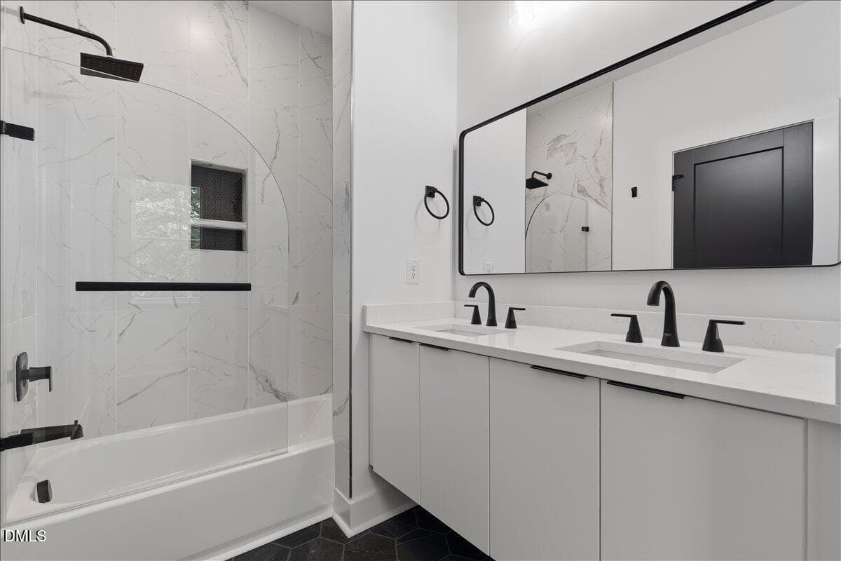 Bathroom - 720 Oakwood Avenue 102, Raleigh, NC 27601, Raleigh