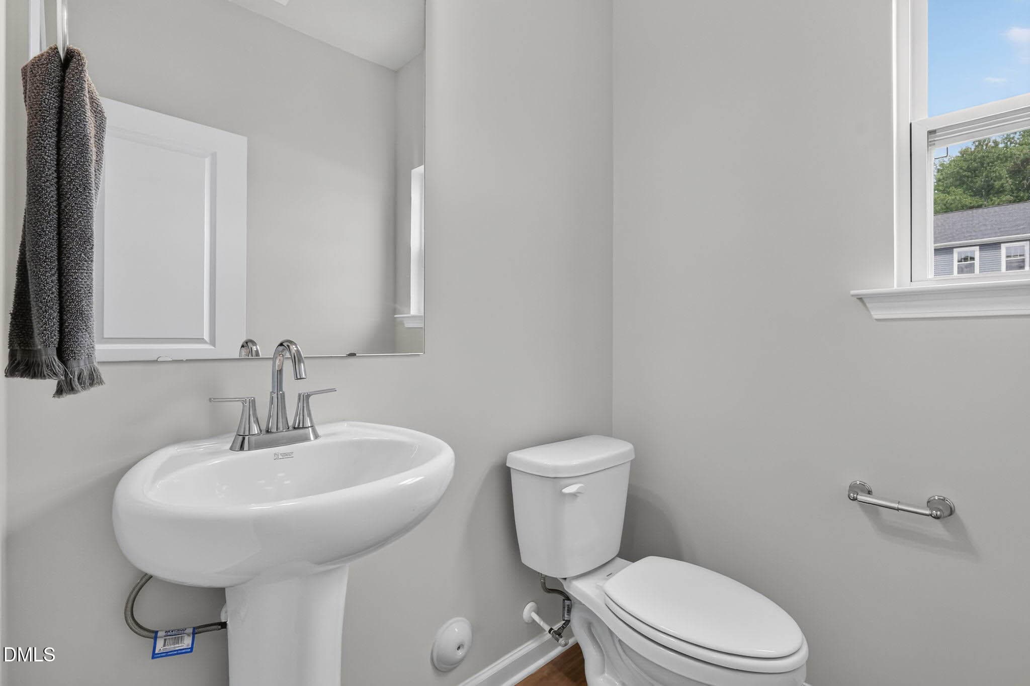 Powder Room - 98 Knotts Loop, Lillington, NC 27546