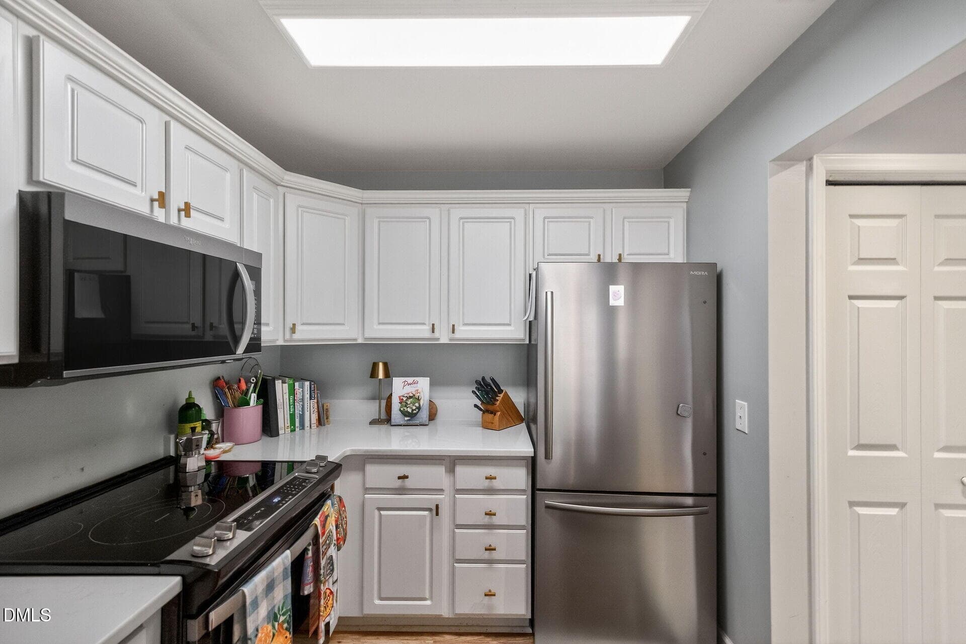 017-1920x1080-kitchen - 1111 Parkridge Lane 103, Raleigh, NC 27605, Raleigh