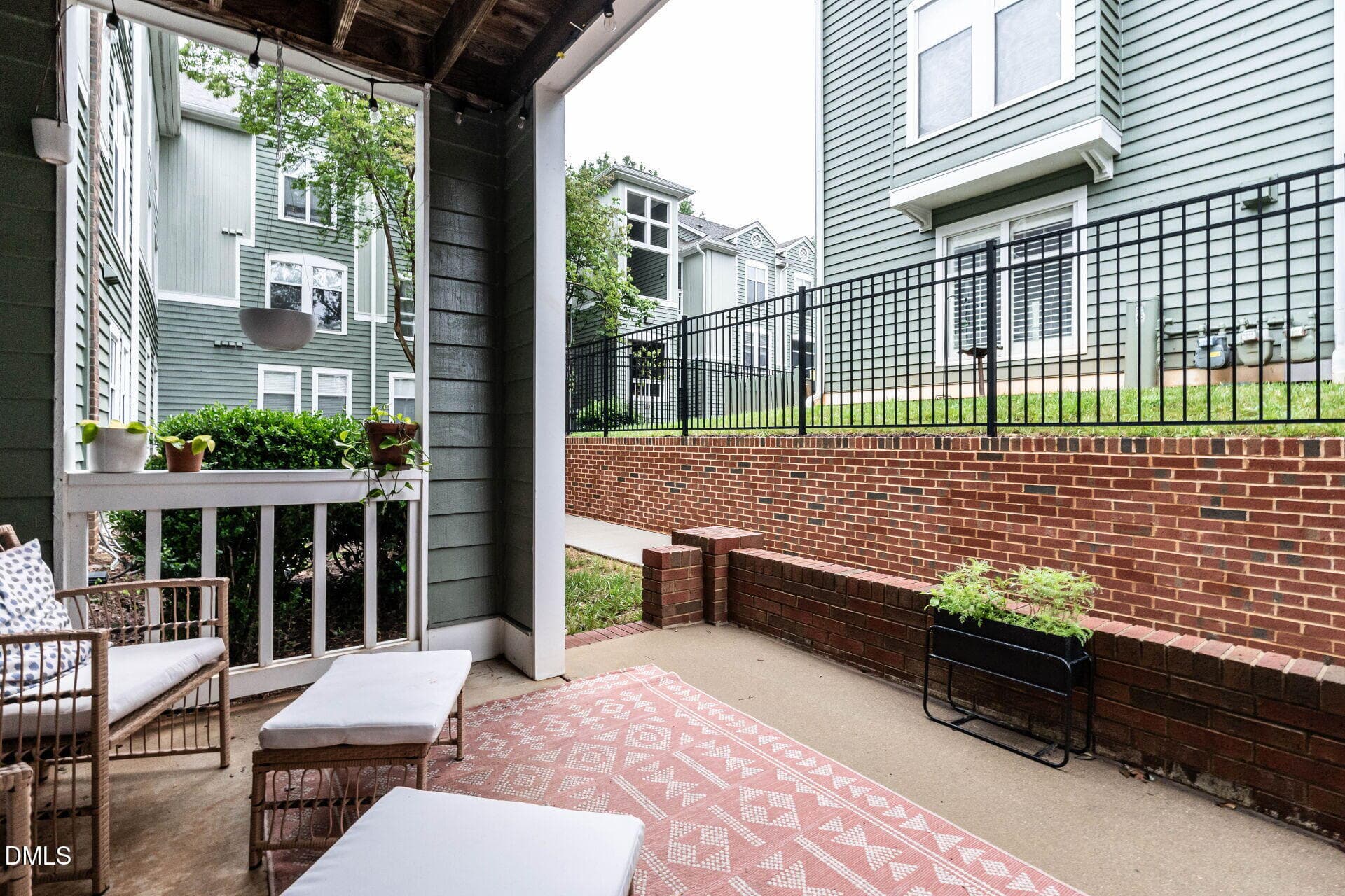 023-1920x1080-patio - 1111 Parkridge Lane 103, Raleigh, NC 27605, Raleigh