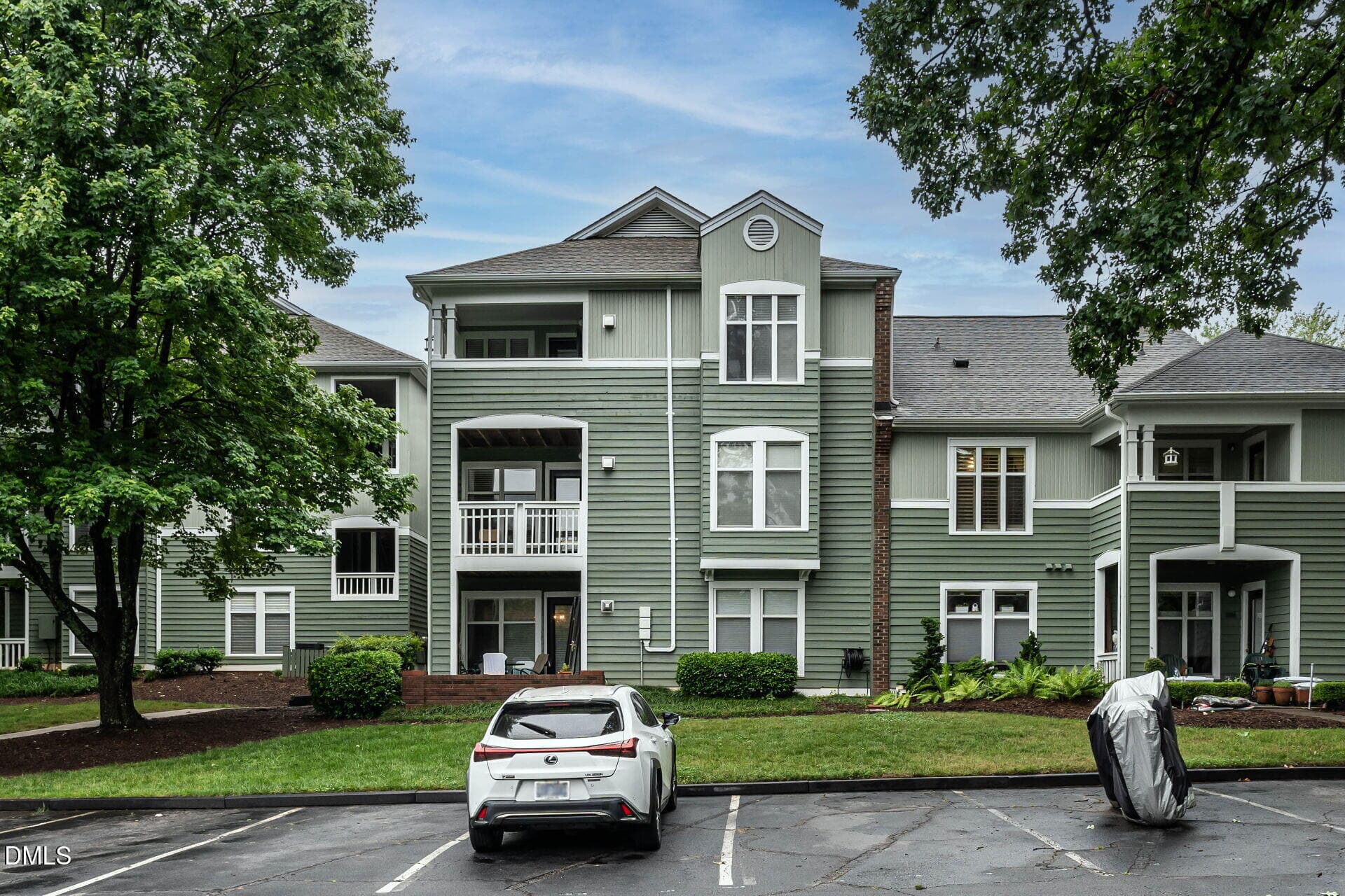 002-1920x1080-building-exterior - 1111 Parkridge Lane 103, Raleigh, NC 27605, Raleigh