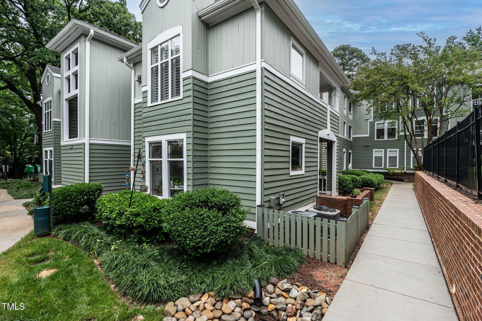 003-1920x1080-building-exterior - 1111 Parkridge Lane 103, Raleigh, NC 27605, Raleigh